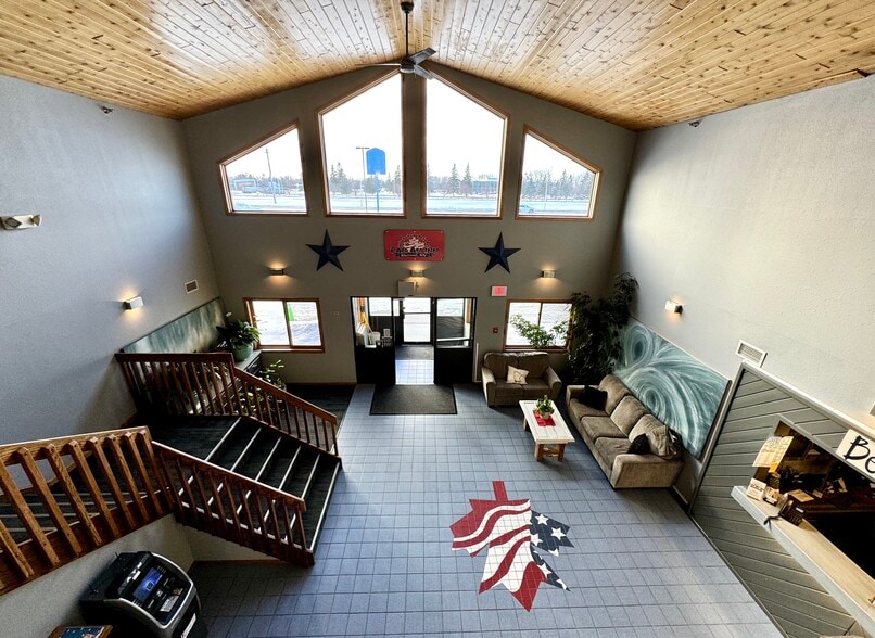 More Photos Of 406 Main Ave NE, Warroad Hotel For Sale