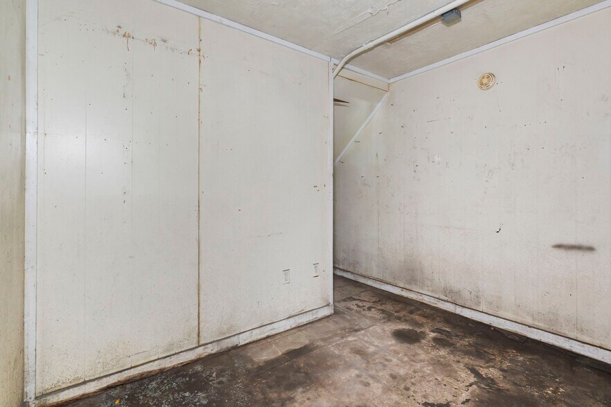 More Photos Of 825 MO-59, Carthage Industrial For Lease