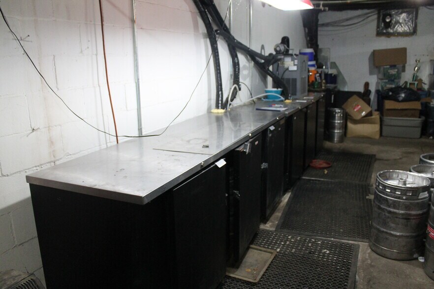 More Photos Of 3036 E State St, Hermitage Bar For Sale