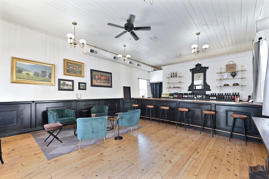 More Photos Of 435 Main St, Murphys General Retail For Sale