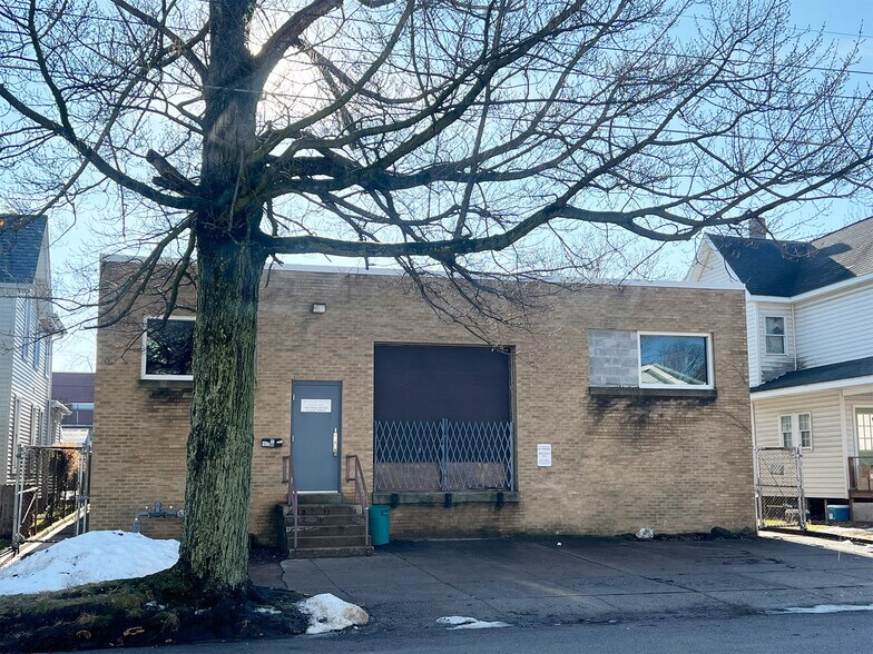 More Photos Of 1040 W 12th St, Erie Manufacturing For Sale