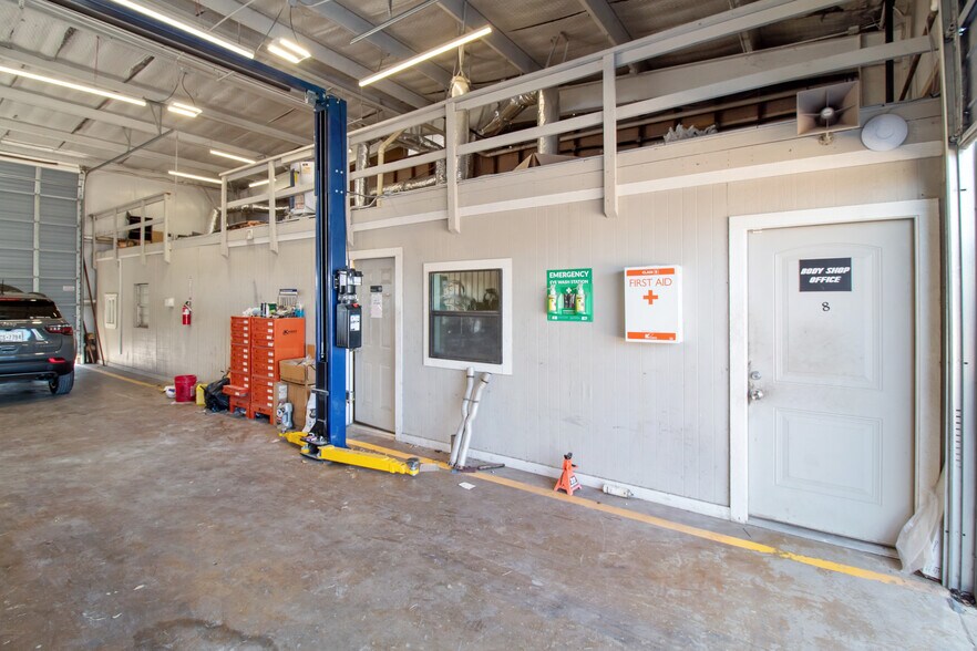More Photos Of 2220 N Earl Rudder Fwy, Bryan Warehouse For Sale