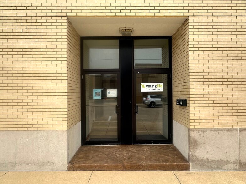 More Photos Of 150 S Main St, Morton Office For Lease