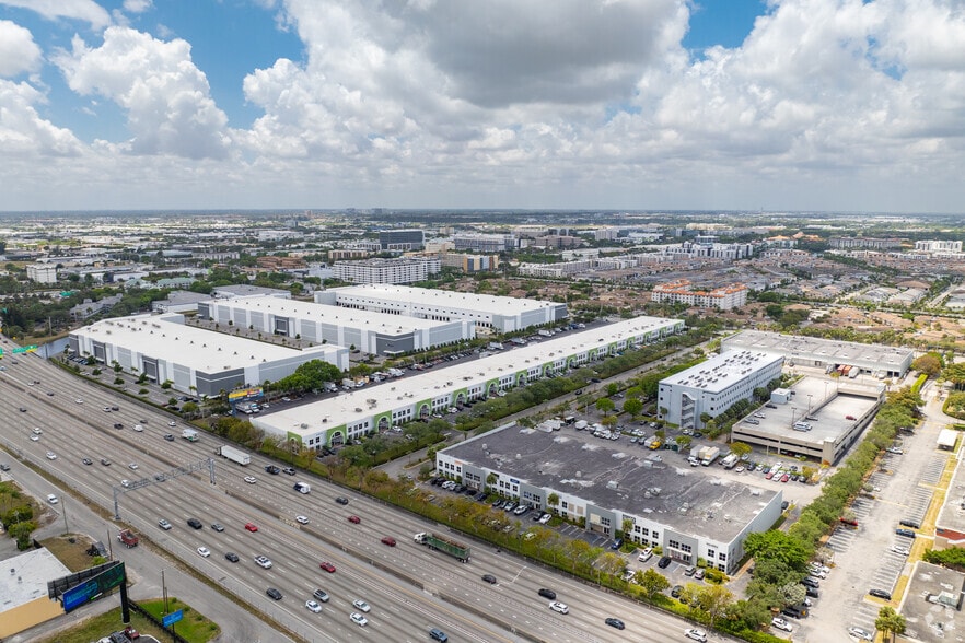 More Photos Of 7770 NW 46th St, Doral Warehouse For Lease