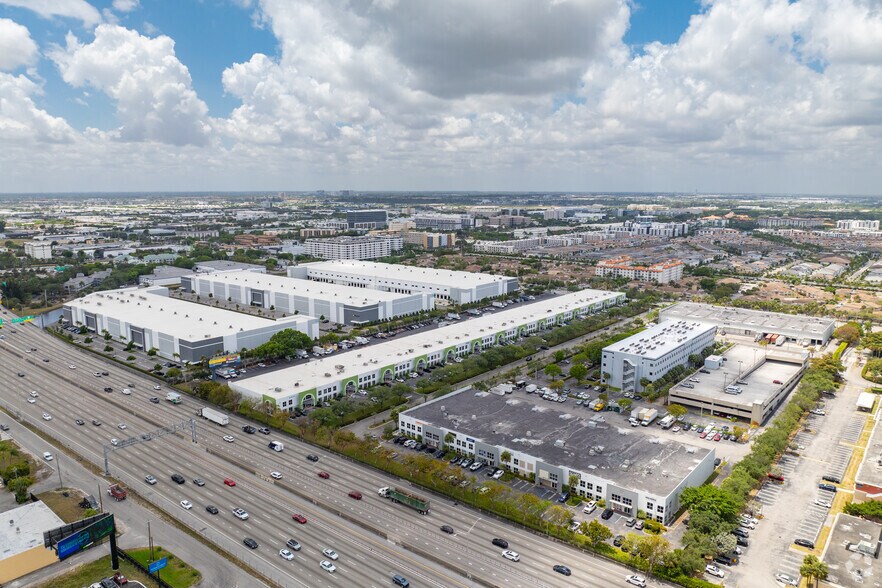 More Photos Of 7860 NW 46th St, Doral Distribution For Lease