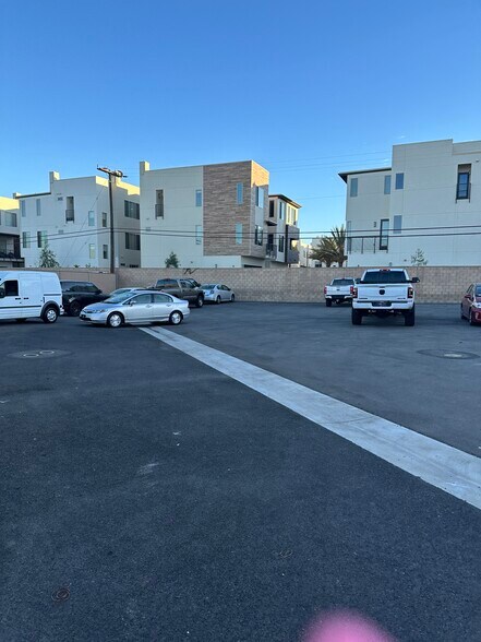 More Photos Of 775 W 16th St, Costa Mesa Land For Lease