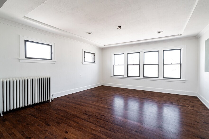 More Photos Of 3701 E Layton Ave, Cudahy Storefront Retail Residential For Sale