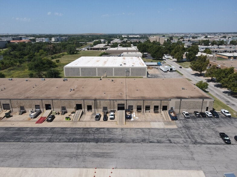 More Photos Of 4130-4150 Will Rogers Pky, Oklahoma City Warehouse For Lease