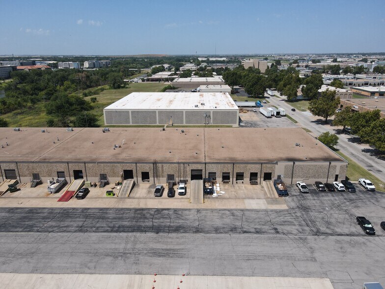 More Photos Of 4130-4150 Will Rogers Pky, Oklahoma City Warehouse For Lease