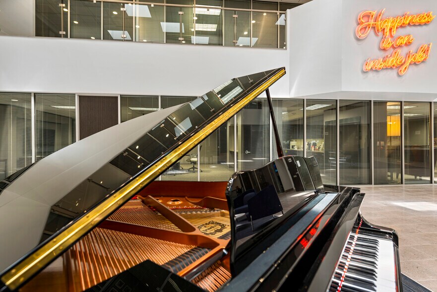 More Photos Of 3104 Edloe St, Houston Office For Lease