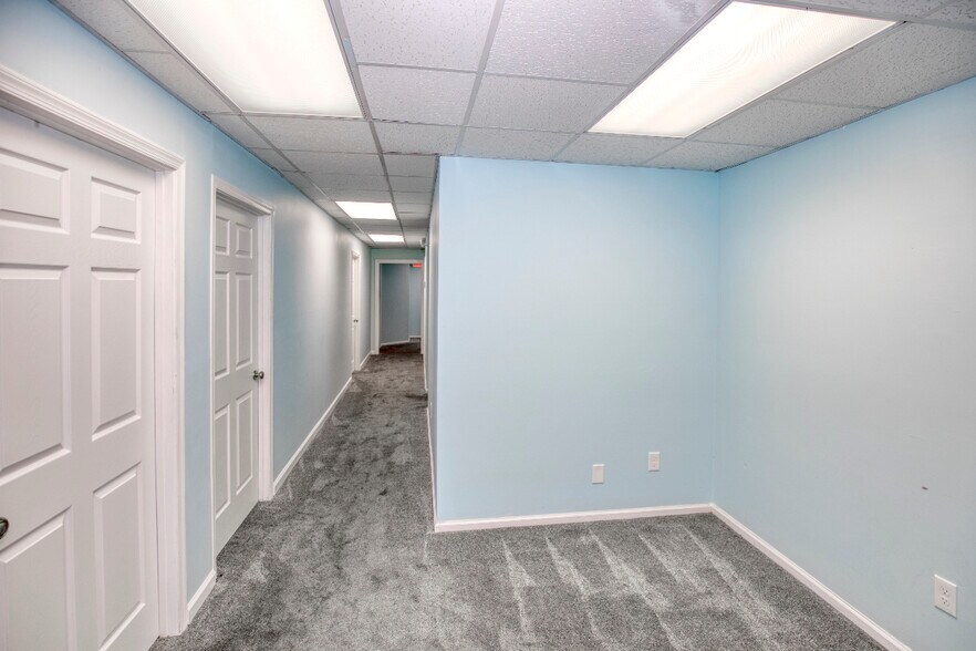 More Photos Of 7151 Richmond Rd, Williamsburg Medical For Lease