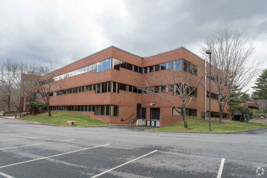 More Photos Of 521 Virginia Rdg, Concord Unknown For Lease