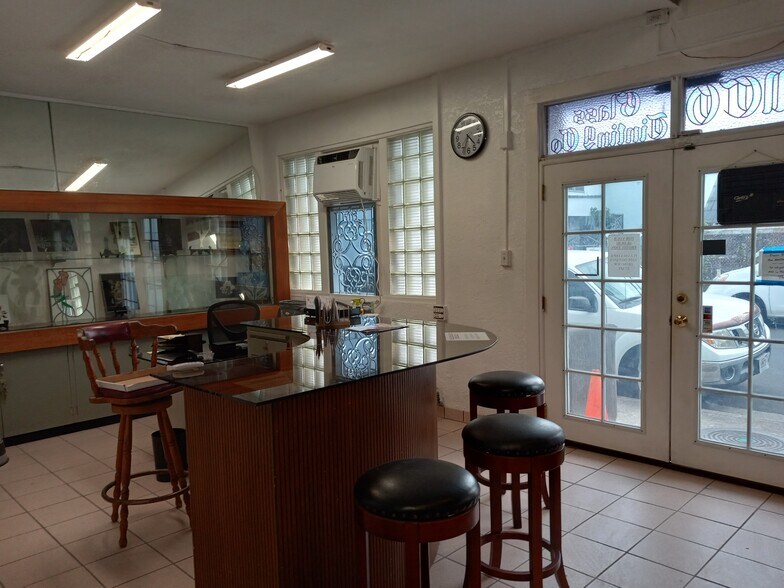 More Photos Of 2030 Homerule St, Honolulu Light Distribution For Lease