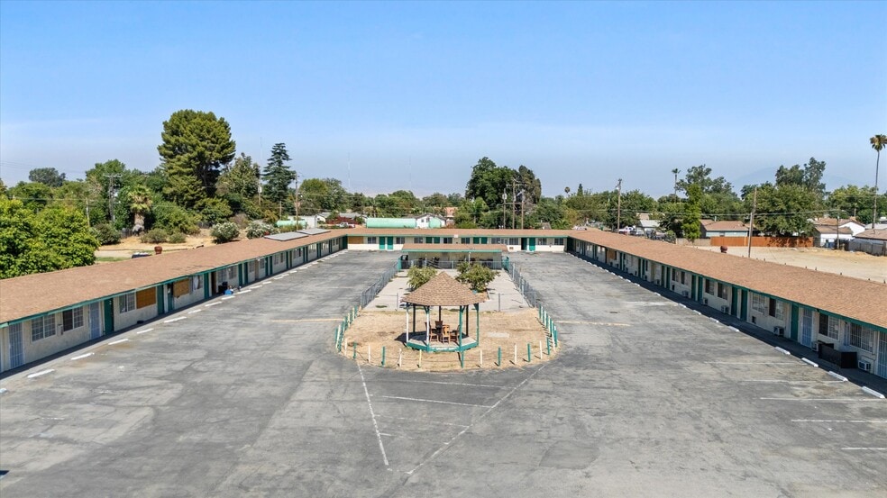 More Photos Of 1010 S Union Ave, Bakersfield Hotel For Sale