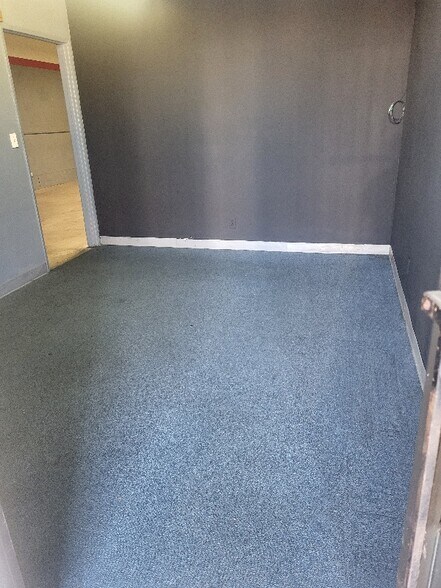 More Photos Of 136 S 8th Ave, La Puente Warehouse For Lease