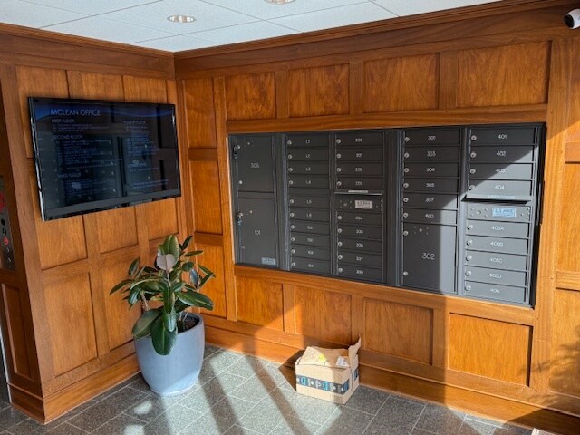 More Photos Of 6723 Whittier Ave, McLean Office For Lease