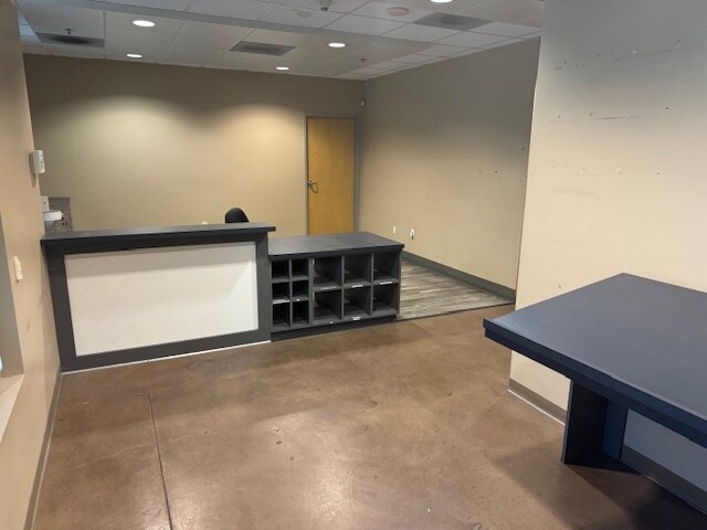 More Photos Of 7107-7139 Telegraph Rd, Montebello Warehouse For Sale