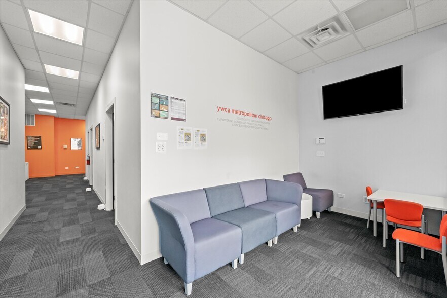 More Photos Of 2754 W Fullerton Ave, Chicago Freestanding For Lease