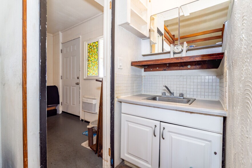 More Photos Of 9826 Columbus Ave, North Hills Apartments For Sale