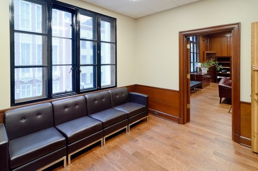 More Photos Of 175 W Washington St, Chicago Office For Sale