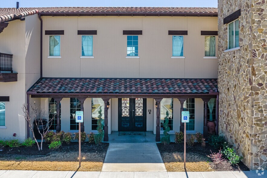 More Photos Of 8725 Davis Blvd, Keller Office For Sale