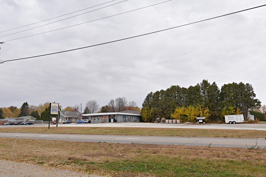 More Photos Of 911 South St, Jesup Restaurant For Sale