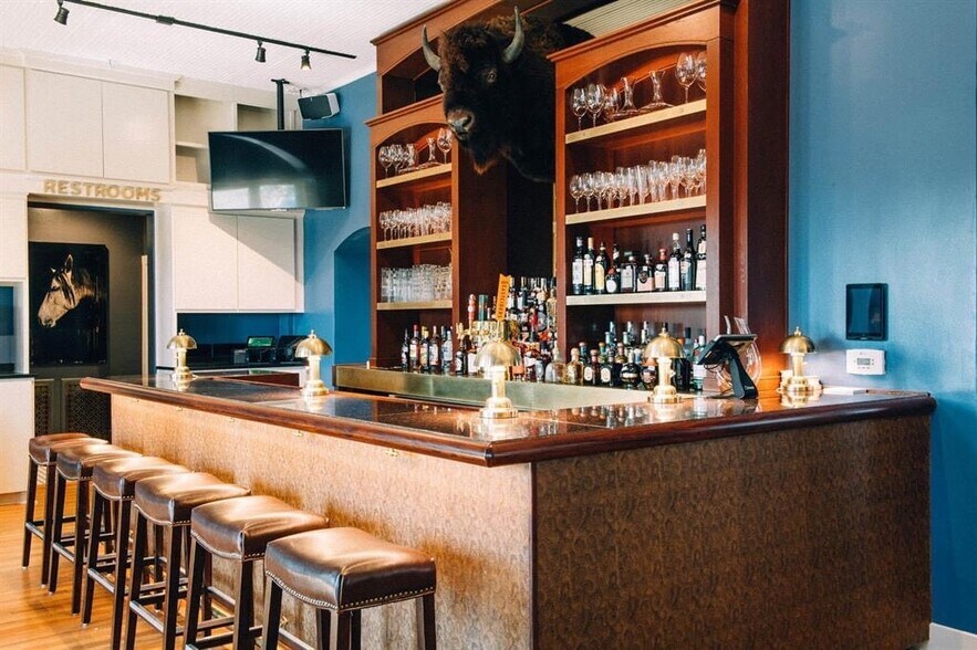 More Photos Of 601 Bessemer Ave, Llano Restaurant For Sale