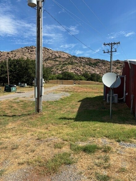 More Photos Of 42851 E County Road 1470, Lone Wolf Land For Sale