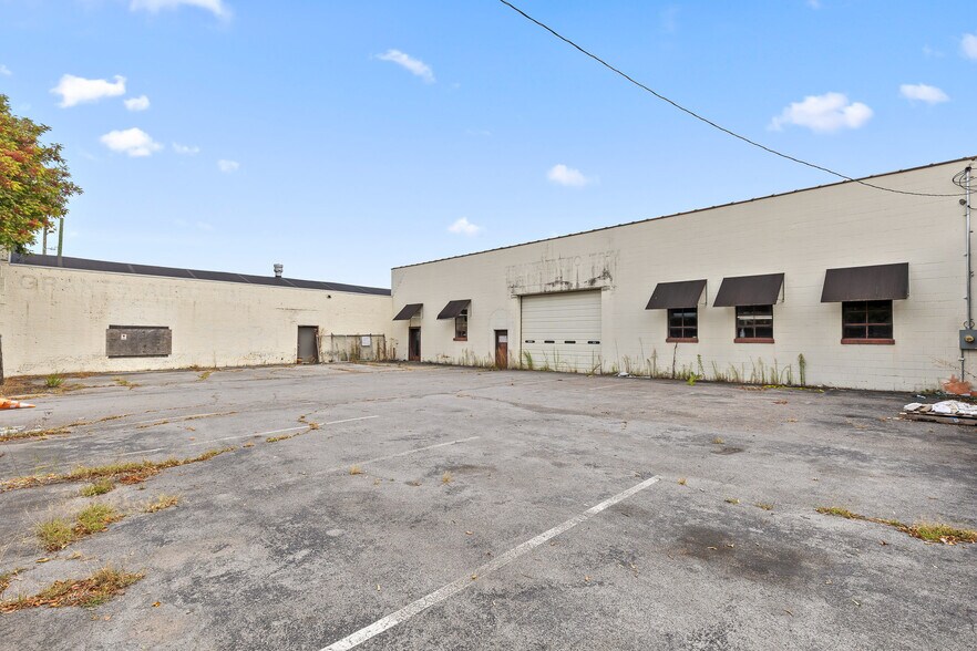 More Photos Of 1600 Broad St, Chattanooga General Retail For Sale