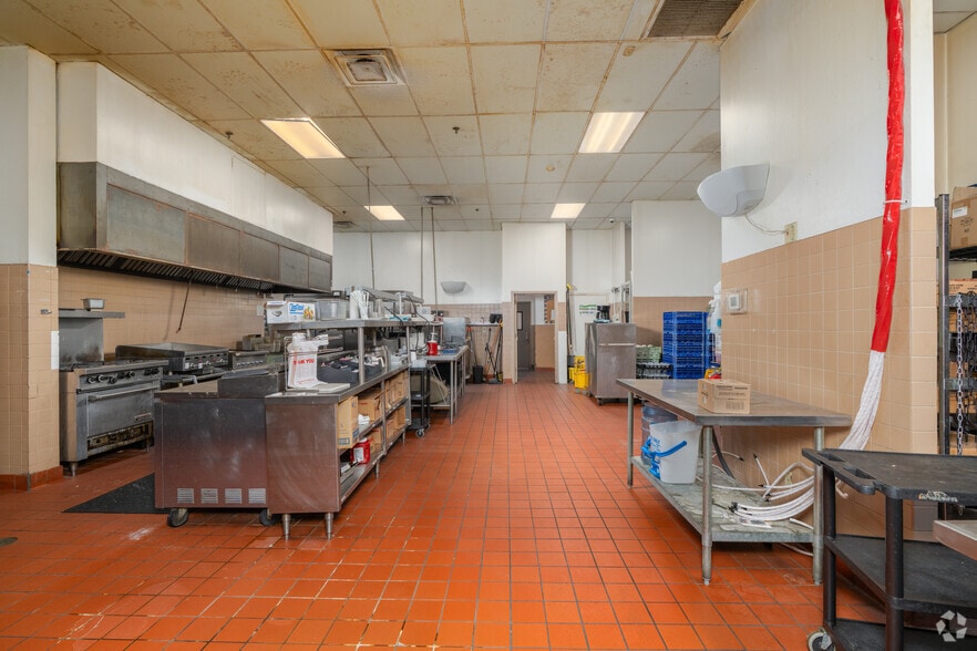 More Photos Of 6921 S Lindbergh Blvd, Saint Louis Hospitality For Sale