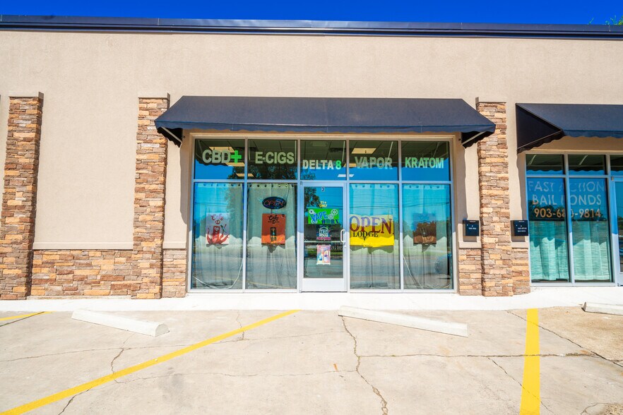 More Photos Of 307 US Highway 271 N, Gilmer Storefront Retail Office For Lease