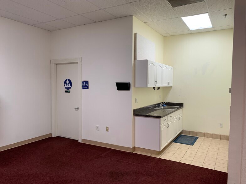 More Photos Of 4851 Lone Tree Way, Antioch Storefront Retail Office For Lease