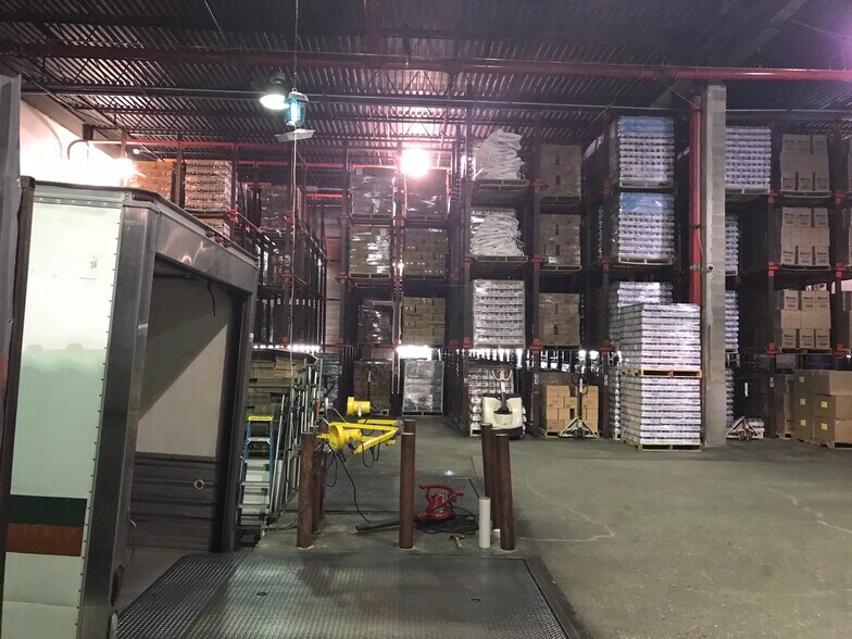 More Photos Of 18-81 Steinway St, Astoria Warehouse For Sale