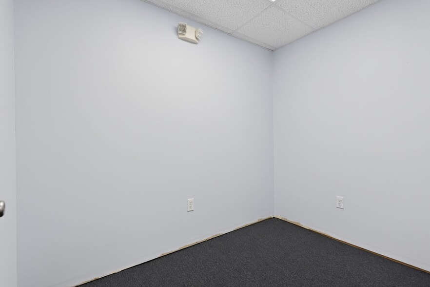 More Photos Of 3150 Willits Rd, Philadelphia Storefront Retail Office For Sale