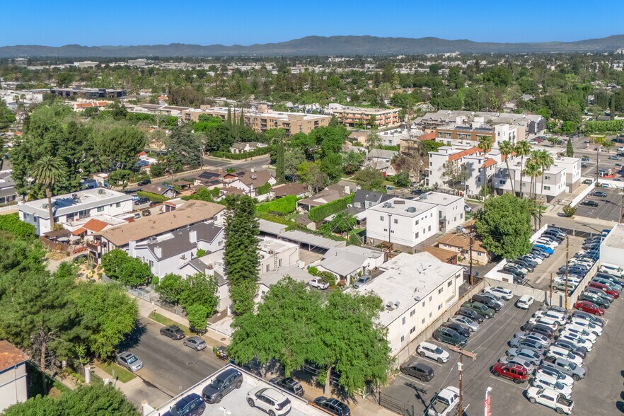 More Photos Of 14525 Albers St, Sherman Oaks Apartments For Sale