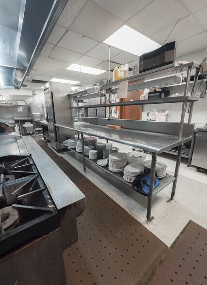 More Photos Of 205 Main St, Onalaska Specialty For Sale