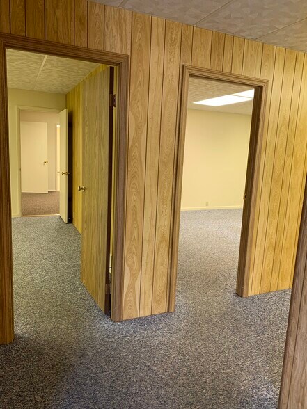 More Photos Of 817 Kilbourne St, Bellevue Medical For Lease