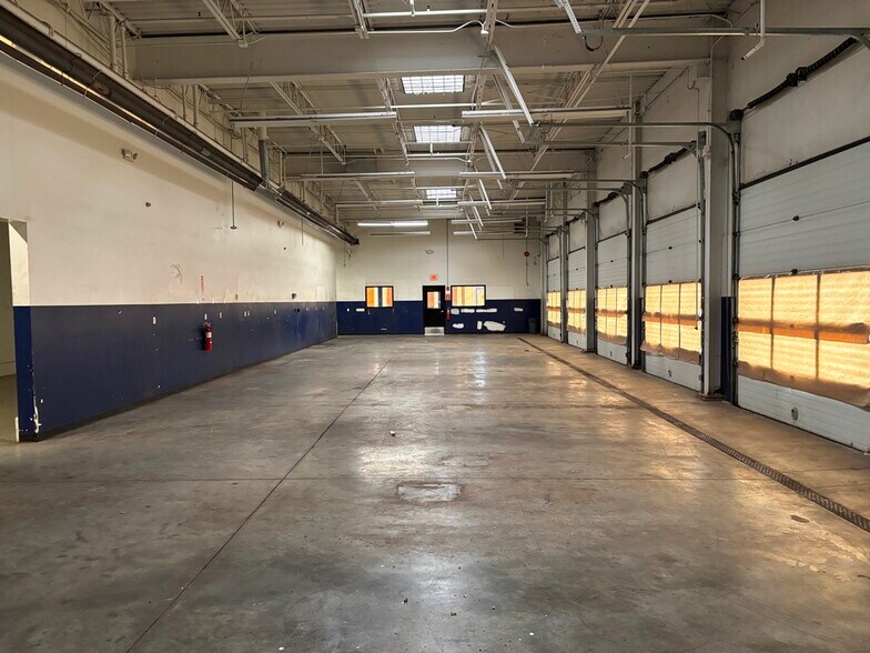 More Photos Of 801-875 N Randall Rd, Batavia Unknown For Lease