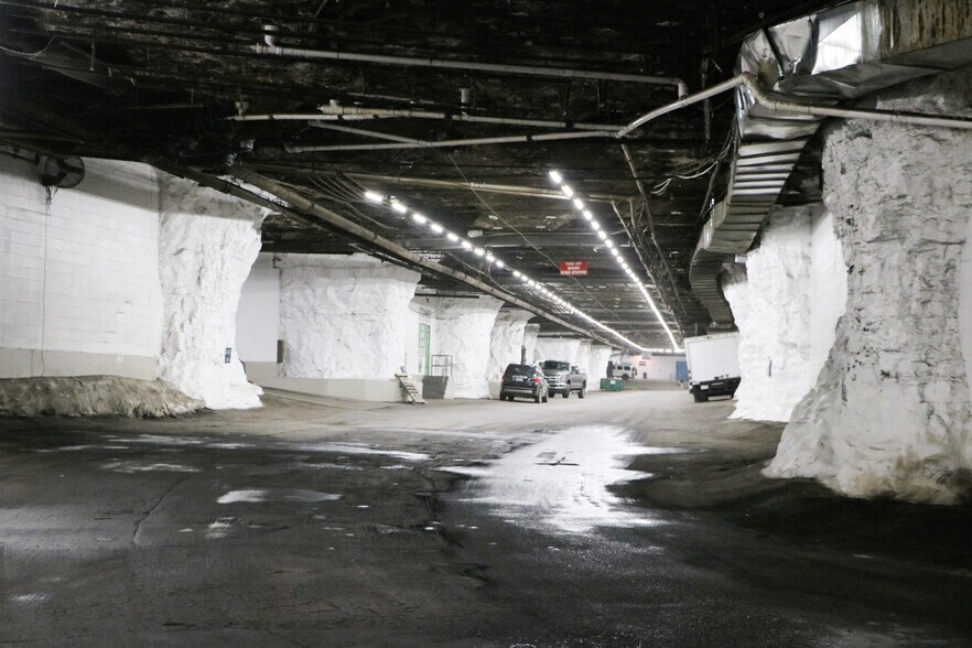 More Photos Of 3101-3150 Mercier St, Kansas City Warehouse For Lease