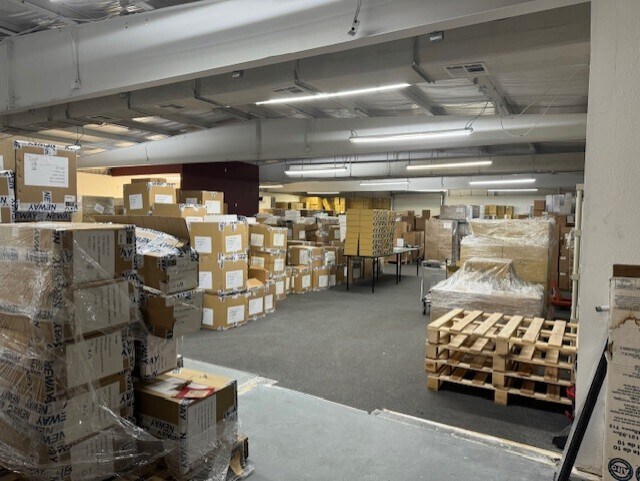 More Photos Of 30798 US Highway 19 N, Palm Harbor Warehouse For Lease