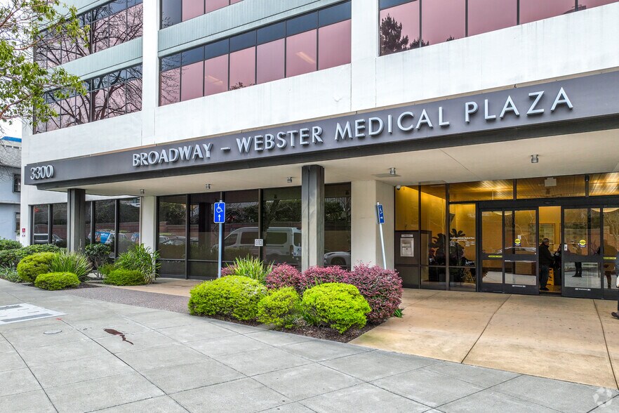 More Photos Of 3300 Webster St, Oakland Medical For Lease