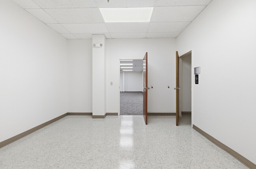 More Photos Of 104-176 Cude Ln, Madison Medical For Lease