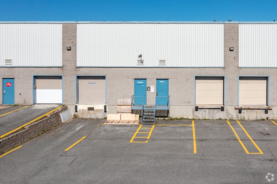 More Photos Of 3600 Boul Matte, Brossard Distribution For Lease