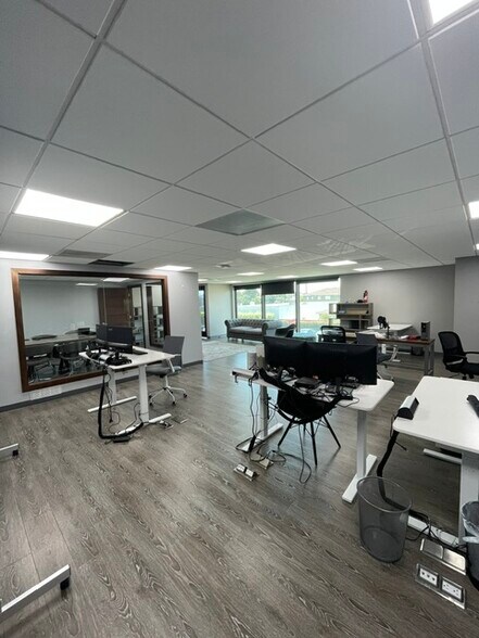 More Photos Of 18093 Prairie Ave, Torrance Office For Sale