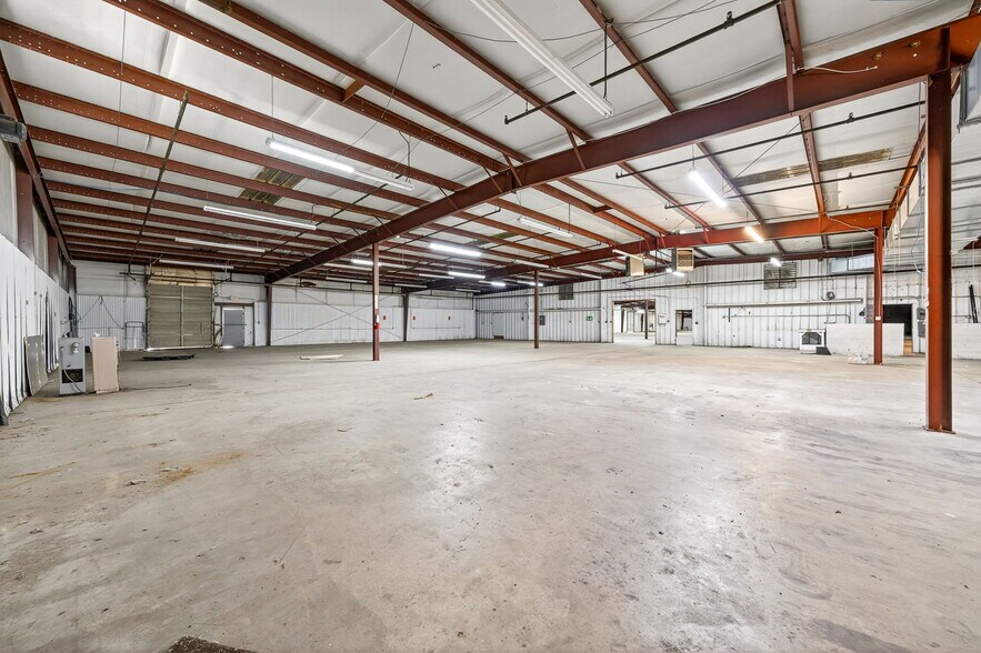 More Photos Of 167 Industrial Park Cir, Livingston Manufacturing For Sale
