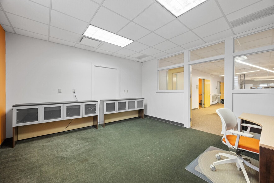 More Photos Of 606 Washington Ave, Bridgeville Loft Creative Space For Lease