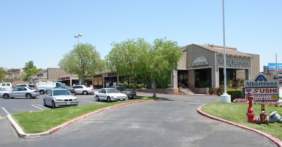 More Photos Of 18507-18523 Soledad Canyon Rd, Canyon Country Restaurant For Lease