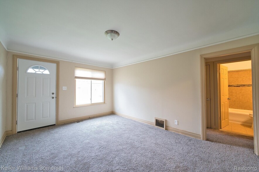 More Photos Of 51 Spokane Dr, Pontiac Apartments For Sale