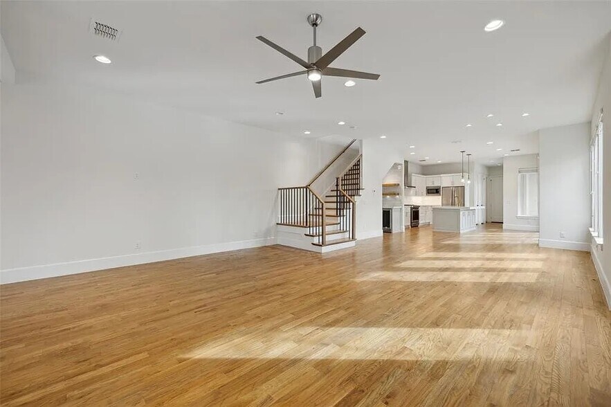 More Photos Of 5614 Anita St, Dallas Dormitory For Sale