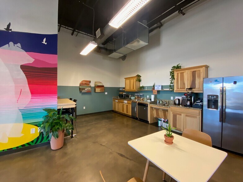 More Photos Of 608 E Hickory St, Denton General Retail For Lease